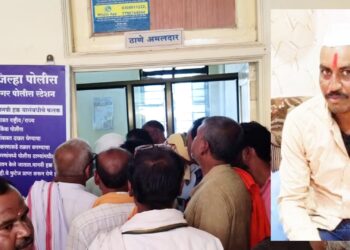 जमिनीच्या वादाला कंटाळून परमेश्वर जाधव यांनी घेतले विष..<br />👉🏻 मृत्युस कारणीभूत असणाऱ्या दोघांवर 306 चा गुन्हा दाखल..आरोपी फरार..<br />👉🏻संबंधित प्लॉटिंग व्यवसायात झालेली अफरातफर उघड करा पिडीतांची मागणी.. 8 Picsart 23 06 12 15 19 20 622