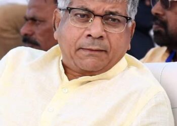 लोकांना शहाणपणा शिकविणाऱ्यांनी आपला इतिहास बघावा – प्रकाश आंबेडकर 8 image editor output image 1122912308 1687080636332