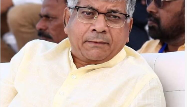 लोकांना शहाणपणा शिकविणाऱ्यांनी आपला इतिहास बघावा – प्रकाश आंबेडकर 1 image editor output image 1122912308 1687080636332