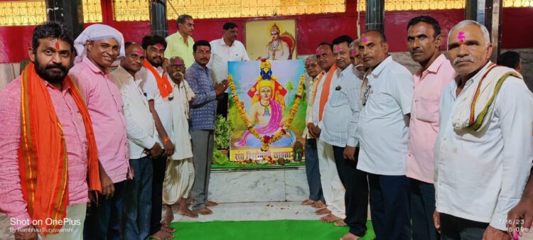 हिमायतनगरात संत शिरोमणी सावतामाळी यांची पुण्यतिथी साजरी.. 1 IMG 20230717 WA0114