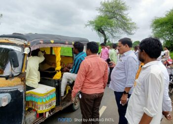 आमदार जवळगावकर यांच्या कार्य तात्पुरतेमुळे सोनारी फाटा येथील अपघात ग्रस्तांचे प्राण वाचले…<br />👉🏻 जखमी रुग्णांवर नांदेड येथील येथे उपचार सुरू आहे… 2 IMG 20230730 WA0032