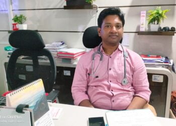 कोरोणा काळात रुग्णांना जीवनदान देणारे देवदूत :- डॉक्टर शिवप्रसाद लखपत्रे 3 Picsart 23 08 24 08 09 15 465