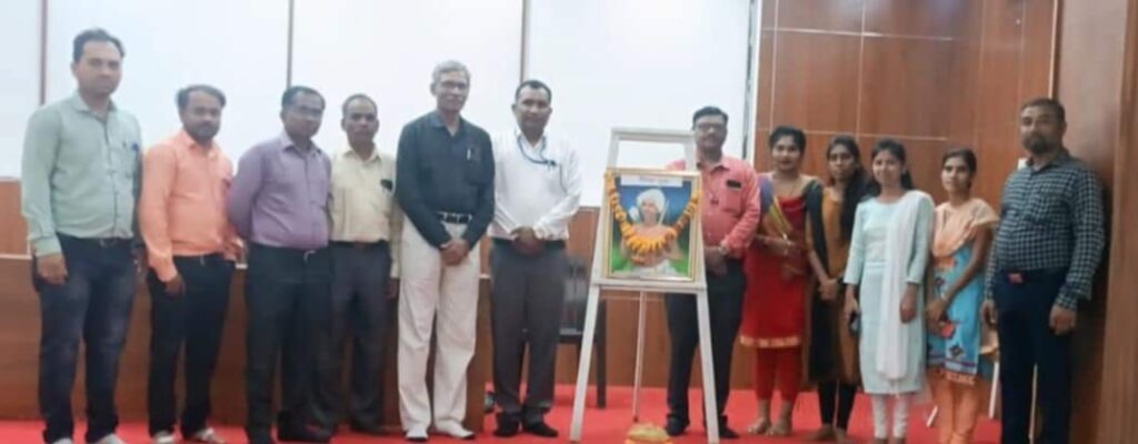 स्वामी विवेकानंद महाविद्यालय मध्ये 'मेरी माटी मेरा देश' अभियानाची सुरुवात 2 image editor output image290784214 1691641393461
