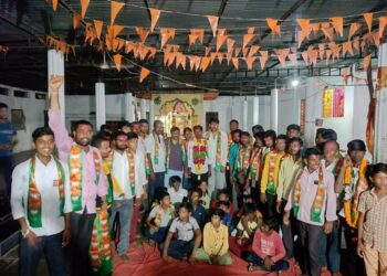 भाजपा नवनिर्वाचित तालुकाध्यक्ष गजानन चायल यांच्या नेतृत्वात अनेकांचा भाजपमध्ये प्रवेश..<br />👉🏻बोरगडी, वारंगटाकली सह अनेक गावातील नव तरुण युवकांचा भाजपा मध्ये प्रवेश..<br />👉🏻मतदारसंघात भाजपा वाढीसाठी प्रयत्न करणार :-गजानन चायल 6 IMG 20230921 WA0052