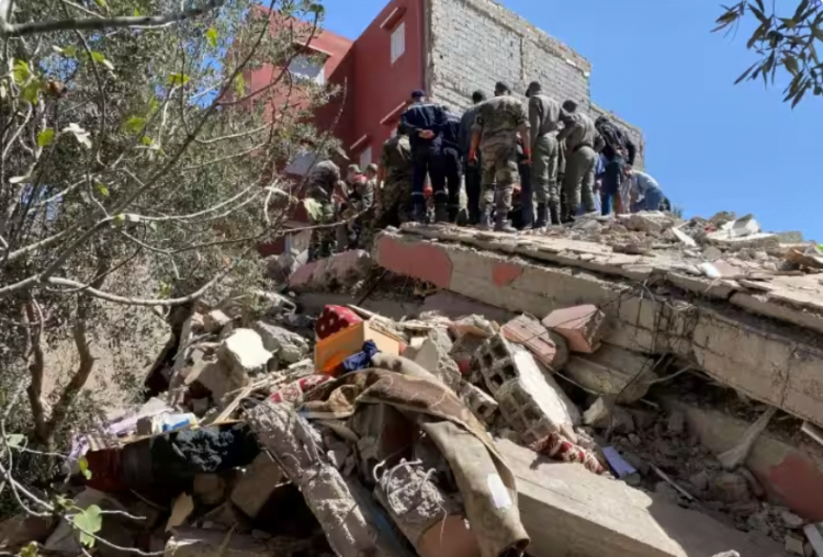 Morocco Earthquake : मोरोक्को हादरलं… भूकंपामुळे 1000 हून अधिक जणांचा मृत्यू, 700 लोक जखमी 1 Morocco Earthquake : मोरोक्को हादरलं… भूकंपामुळे 1000 हून अधिक जणांचा मृत्यू, 700 लोक जखमी