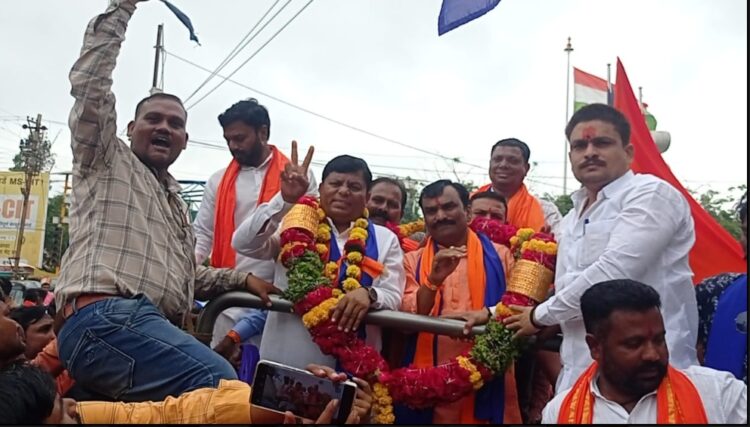 मुख्यमंत्री एकनाथ शिंदे यांचं नेतृत्व नांदेड जिल्ह्याला मान्य असल्यामुळेच मंगेश कदम यांचा शिवसेनेत प्रवेश-आ. कल्याणकर 1 image editor output image715034441 1694274501857