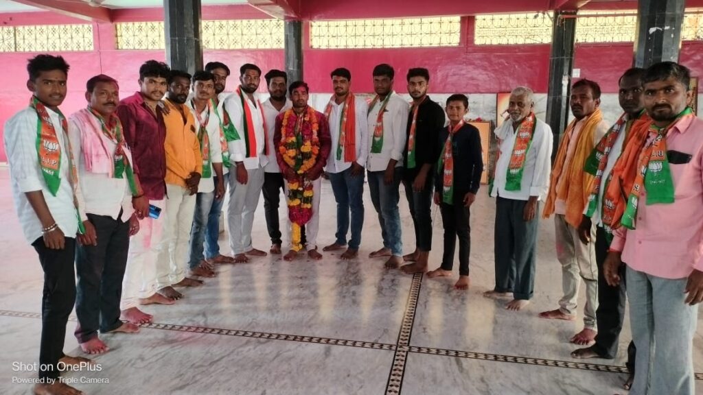 हिमायतनगर येथील सामाजिक कार्यकर्ते लक्ष्मण डांगे यांचा भाजपात प्रवेश… 3 IMG 20231013 WA0026