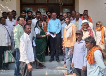 हिमायतनगर तालुक्यातील मौजे आंदेगाव येथील स्वस्त धान्य दुकानदाराच्या विरोधात ग्रामस्थांची तक्रार…<br />👉🏻तात्काळ कार्यवाही करण्याची ग्रामस्थांची मागणी.. 1 IMG20231030132537