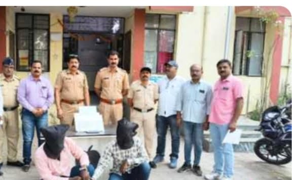 पाचशे रुपयांच्या बनावट नोटा मुलांना पुरवठा करणारा आरोपी गारखेड्यातून जेरबंद ! छापेमारीत दोन लाखांच्या 400 बनावट नोटा जप्त, मेडिकल व किराणा दुकानदारांना द्यायचे डुप्लिकेट नोटा !! 1 IMG 20231028 213509