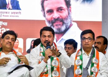 …पण काँग्रेसमध्ये वादाचे फटाके फुटाले!