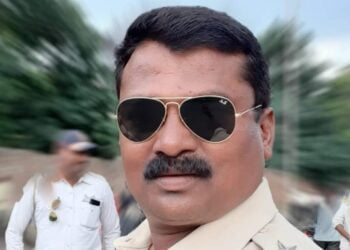 साहाय्यक पोलिस निरीक्षक यांनी गोळी झाडून संपविले आयुष्य 10 image editor output image 425787640 1696664343071