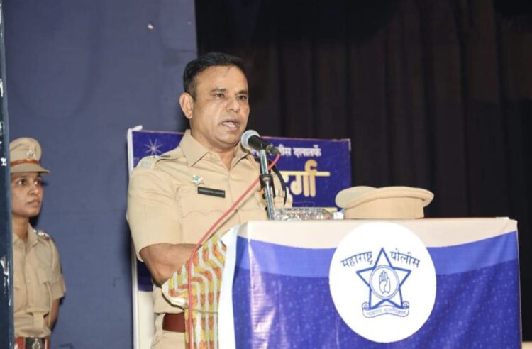 नांदेड जिल्ह्यातील शेतीपासून ते प्रशासनात अपुर्व ठसा उमविणाऱ्या नवदुर्गाचा जिल्हा पोलिस विभागातर्फे विशेष सन्मान 1000 मुलींनी घेतली प्रेरणा 1 image editor output image1324268165 1697466452404