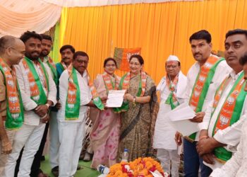 Picsart 23 11 23 17 37 49 295