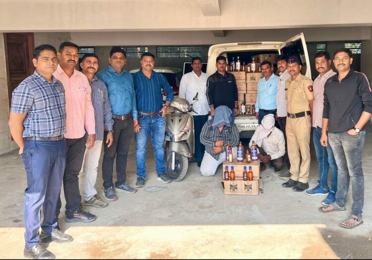 लोहा तालुक्यात बनावट मद्यसाठ्यासह आरोपीला जागेवरच अटक - राज्य उत्पादन शुल्क विभागाची मोठी कारवाई 1 image editor output image808637805 1702134129714