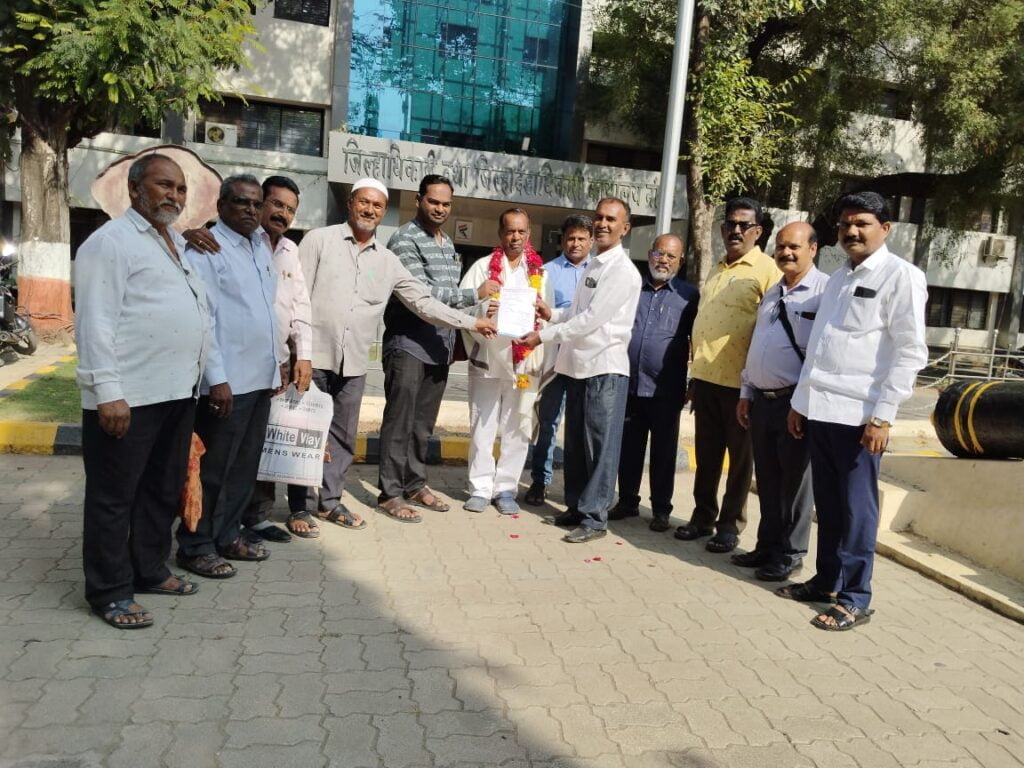 स्वस्त धान्य दुकानदार संघटनेच्या तालुका अध्यक्षपदी प्रभाकर पळशीकर यांची निवड 2 IMG 20240109 WA0020