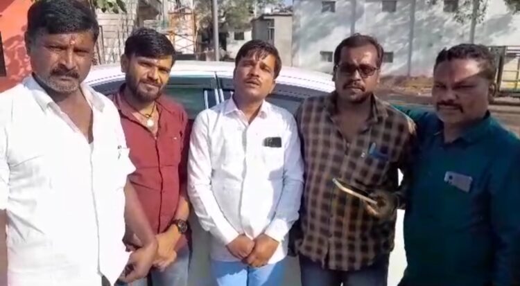 मुख्यमंत्री शिंदे यांच्या आखाडा बाळापूर येथील सभेला हिमायतनगर तालुक्यातील एकही गाडी जाणार नाही :- संतोष पुठ्ठेवार..<br />👉🏻 चालक-मालक संघटनेचा इशारा… 1 IMG 20240109 103532