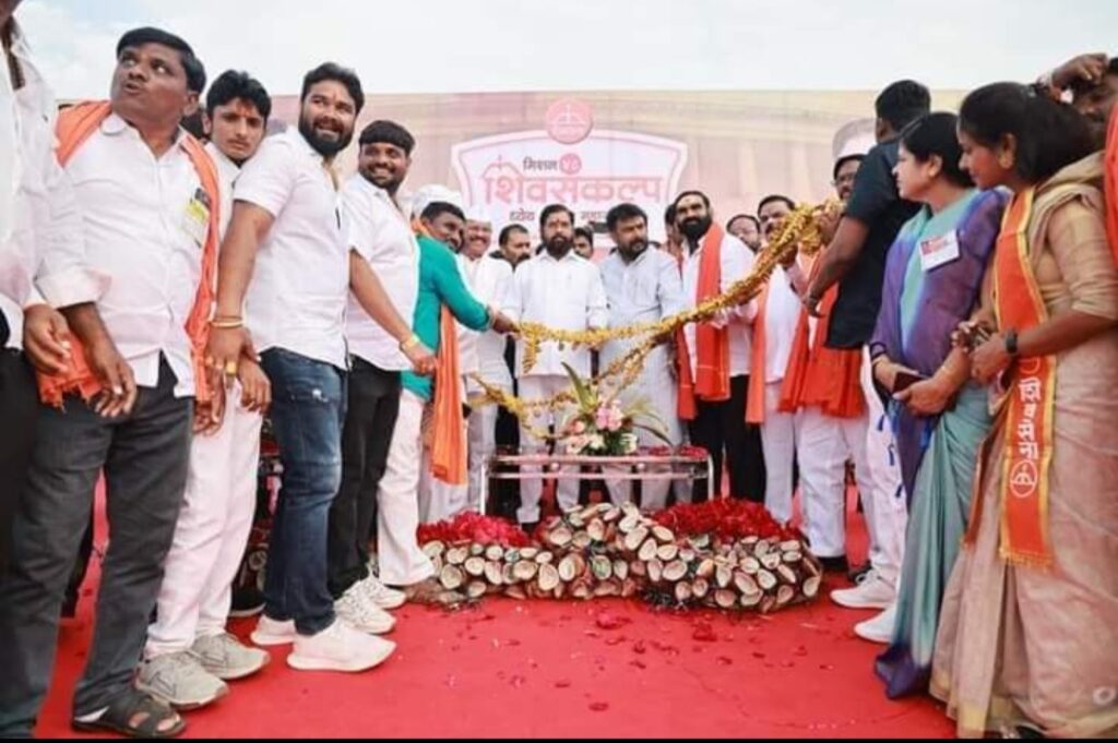 आंबेडकर चळवळीचे प्रा. मगरे यांचा मुख्यमंत्र्यांच्या उपस्थितीत शिवसेनेत प्रवेश… 2 IMG 20240111 164547