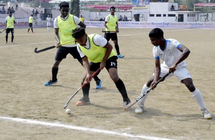 कस्टम मुंबई, कोलकाता, पंजाब पोलीस आणि औरंगाबाद विजयी<br>नासिक आणि एमपीटी मुंबईचा सामना अनिर्णीत 1 image editor output image 1887010638 1705160408436