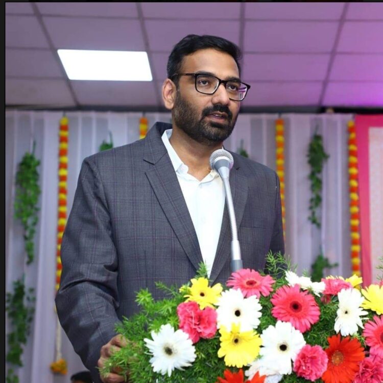 पोलीस पाटील भरतीच्या अर्जासाठी आवश्यक प्रमाणपत्रे शनिवार व रविवारी मिळण्याची सुविधा ; उमेदवारांची गैरसोय होवू नये म्हणून जिल्हाधिकारी राऊत यांचे निर्देश 1 image editor output image1860084714 1704476756813