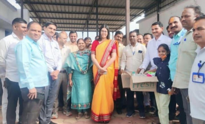 <em>प्लास्टिकमुक्त उपक्रमात ग्रामसेवकांकडून 22 किलो प्लास्टिकचे संकलन</em> 2 image editor output image489365251 17049865205544559375536201483595