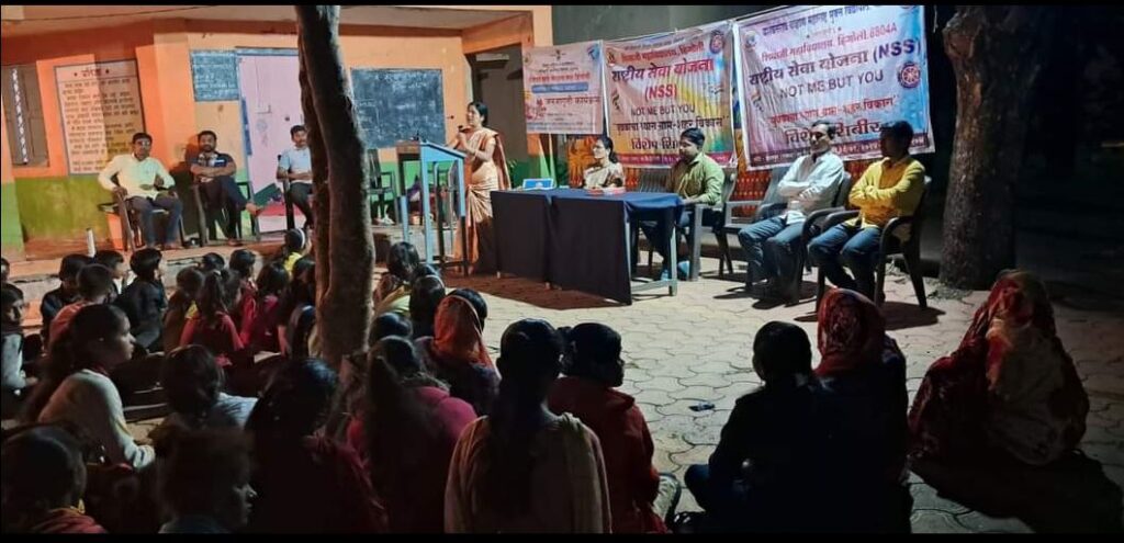 जिल्हा बाल संरक्षण कक्षामार्फत इसापूर रमना येथे बालविवाह प्रतिबंध कायद्याची जनजागृती 2 image editor output image499229067 17061070380788092941186424233506