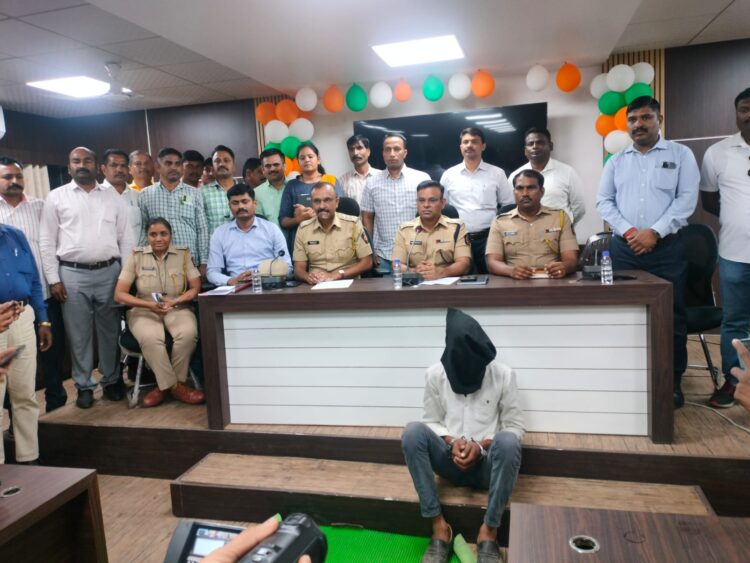 रोहीपिंपळगावतील अल्पवयीन मुलीच्या अत्याचार प्रकरणातील आरोपी पोलिसांच्या जाळ्यात 1 image editor output image96432197 1705762415268