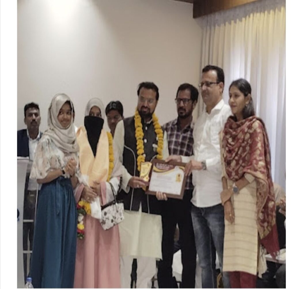 क्रांतीकारी शिक्षक संघटना, महाराष्ट्र तर्फे शेख जावेद भारतरत्न मौलाना अबुल कलाम आझाद राज्यस्तरीय आदर्श शिक्षक पुरस्काराने सन्मानित 1 img 20240108 2000353915828609241092358