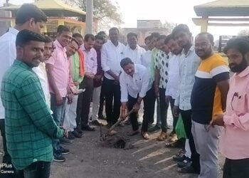 हिमायतनगर शहरातील वैकुंठ स्मशानभूमीच्या विकासा बद्दल आमदार जवळगावकराणी बोलून नाही तर भूमिपूजन करून दाखवले.. 7 IMG20240201150815 01