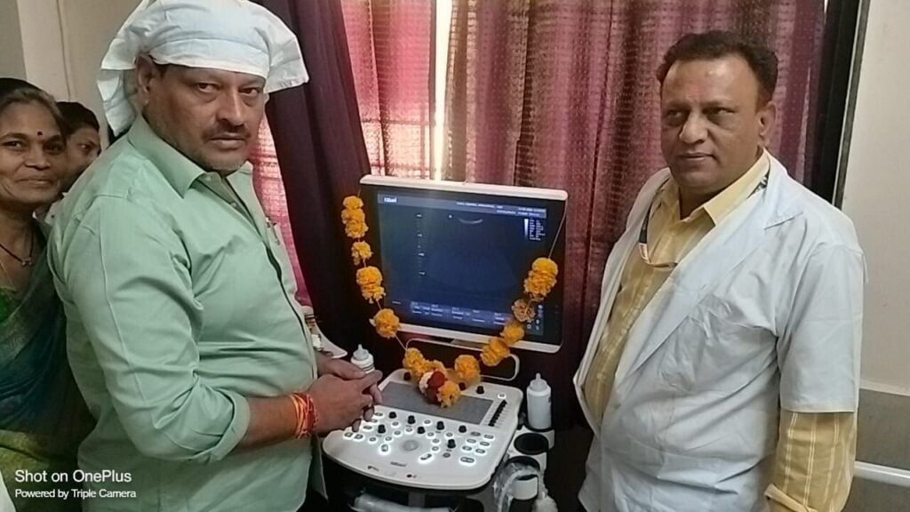 हिमायतनगर ग्रामीण रुग्णालयातील सोनोग्राफी मशीनचा आमदार जवळगावकरांच्या हस्ते शुभारंभ संपन्न..👉🏻50 बेडच्या नूतन इमारतीची आमदार जवळगावकरांकडून पाहणी…. आगामी काळात रुग्णांची गैरसोय होणार नाही असे प्रतिपादन… 3 img 20240209 wa00907688435687752907045