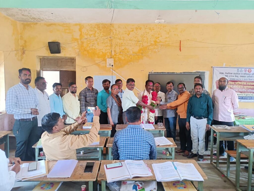 अखिल महाराष्ट्र प्राथमिक शिक्षक संघाच्या जिल्हाध्यक्षपदी संतोष कदम तर सरचिटणिसपदी दत्तात्रय धात्रक यांची निवड… 3 img 20240210 wa00288742726622428274099