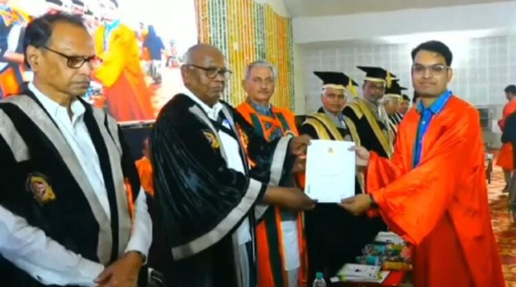 प्रा.डॉ.ऋषिकेश माने यांना पीएचडी प्रदान…. 1 IMG 20240319 WA0031