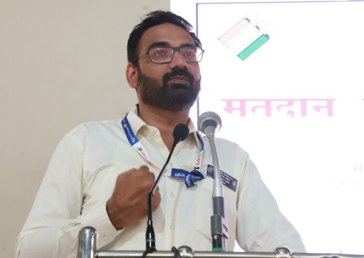 राष्ट्रीय कर्तव्य म्हणून जबाबदारीने प्रशिक्षण घ्या : अभिजित राऊत 1 image editor output image815295459 1711773032510