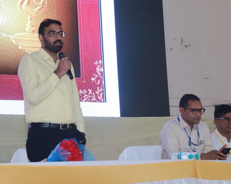 'चुनाव का पर्व, देश का गर्व ' या भावनेने राष्ट्रीय कर्तव्य पार पाडा : जिल्हाधिकारी 1 image editor output image997018875 1711884089109