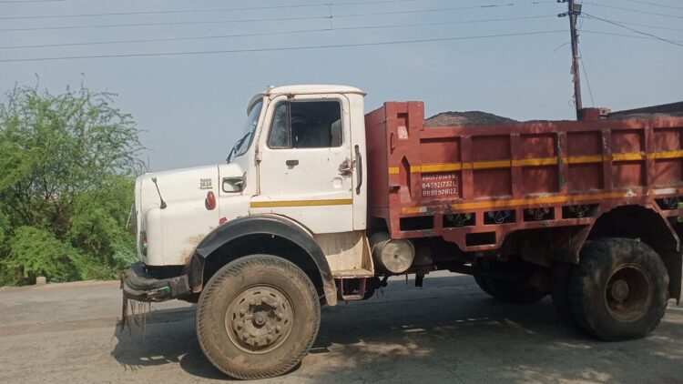 वासरी शंखतीर्थ येथून अवैध रेतीचे उत्खनन महसूल प्रशासनाचे मात्र दुर्लक्ष 1 IMG 20240528 WA0013