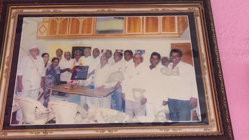 हिमायतनगर तालुक्यातील धुरंधर, निस्वार्थ राजकारणी स्व.लक्ष्मण शक्करगे साहेब काळाच्या पडध्याआड गेले👉🏻सरपंच ते जिल्हा परिषद सदस्य असा 45 वर्षाचा राजकीय प्रवास संपला…. 2 img 20240622 wa00586163066947689231154
