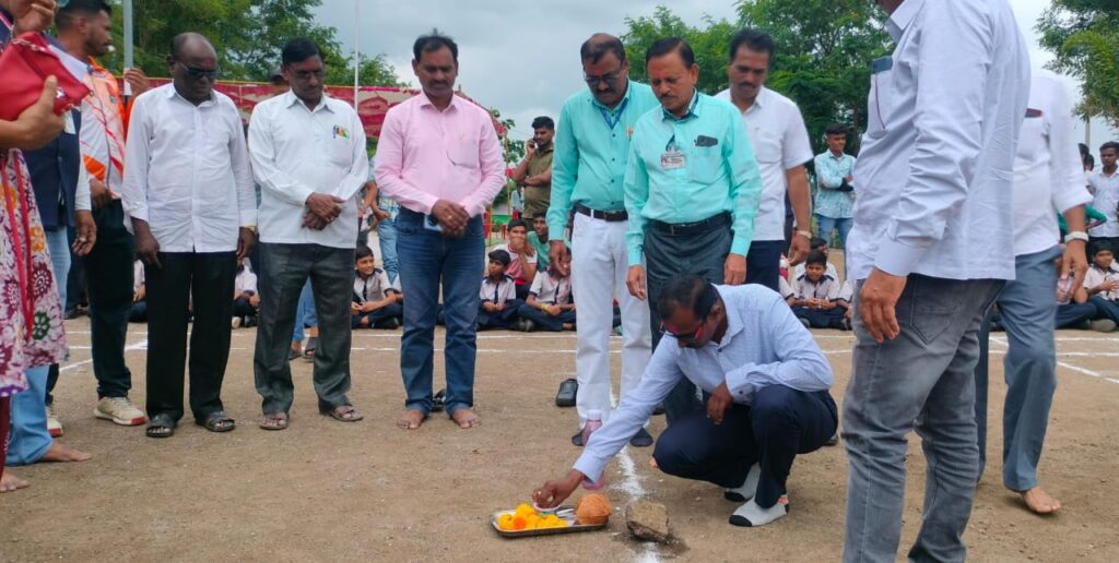 हिमायतनगर सारख्या ग्रामीण भागातून सर्वात उत्कृष्ट क्रीडापटू निर्माण करा:गटशिक्षणाधिकारी केशव मेकाले 1 IMG 20240805 WA0024
