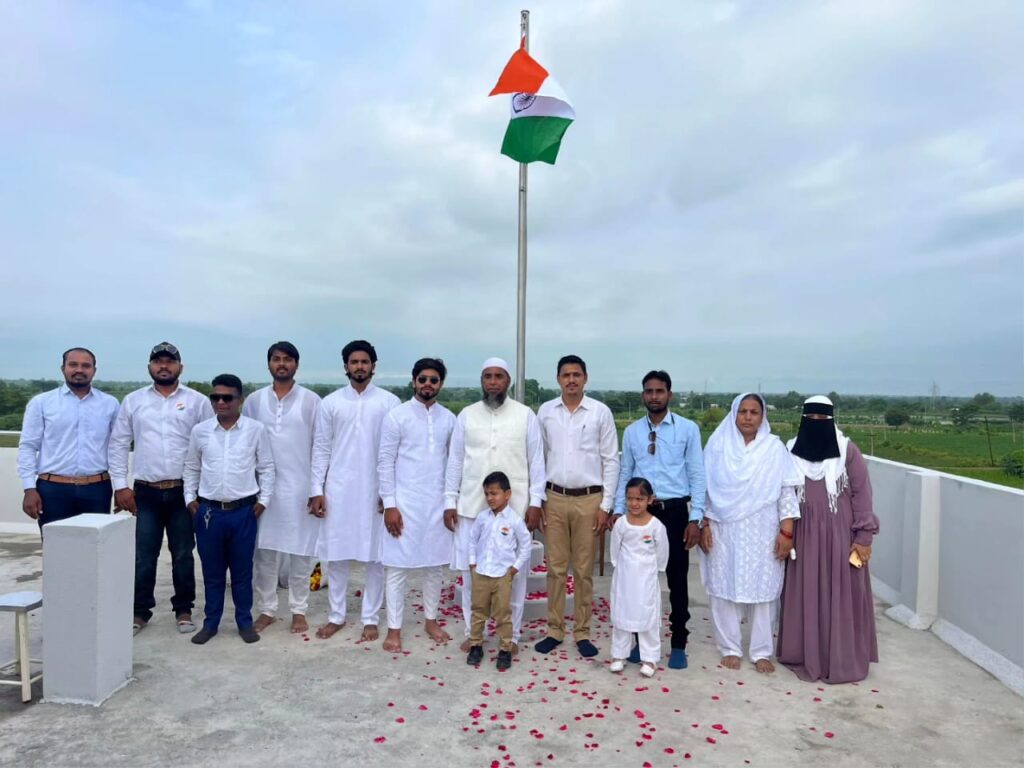 यशवंत पॅरामेडिकल कॉलेज येथे स्वातंत्र्य दिवस साजरा 1 IMG 20240816 WA0062
