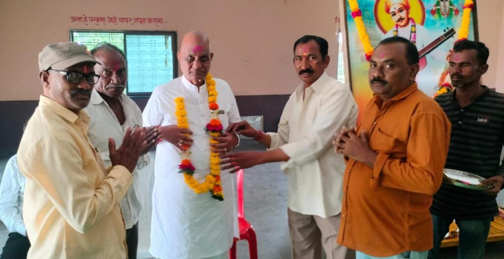 हिमायतनगर येथे संत शिरोमणी सेना महाराज यांची पुण्यतिथी साजरी 2 img 20240831 wa00091667442453390747528