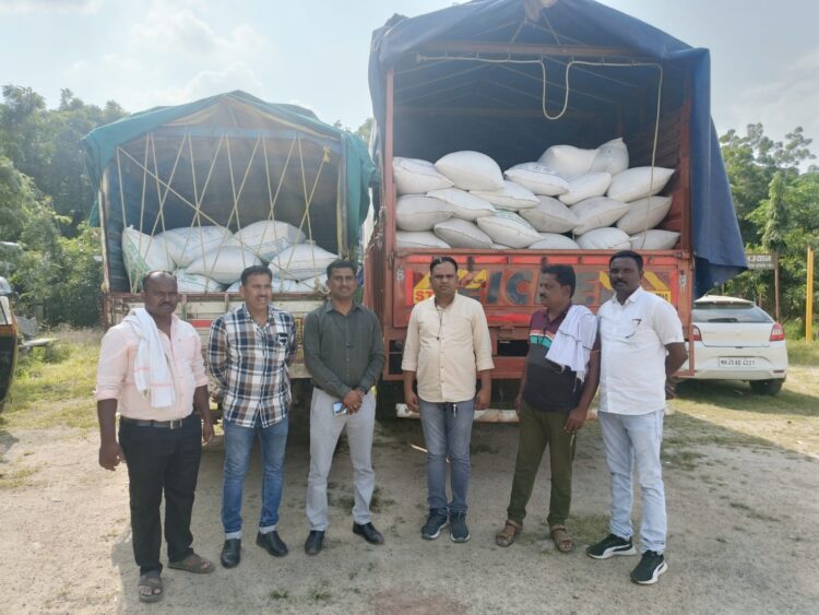 आयचर व महिंद्रा बोलेरो पिकअप नायगाव पोलिसांनी संशयित राशनाच्या तांदूळ व गहू दोन ट्रक किंमत अंदाजे २४,८५,०० रुपयाचा मुद्देमाल घेतला ताब्यात 1 IMG 20240920 WA0009