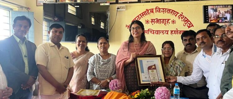 देगलूर तालुक्यातील हणेगाव जिल्हा परिषद कन्याशाळेला आयएसओ मानांकन 1 image editor output image 1077669838 1727361078376