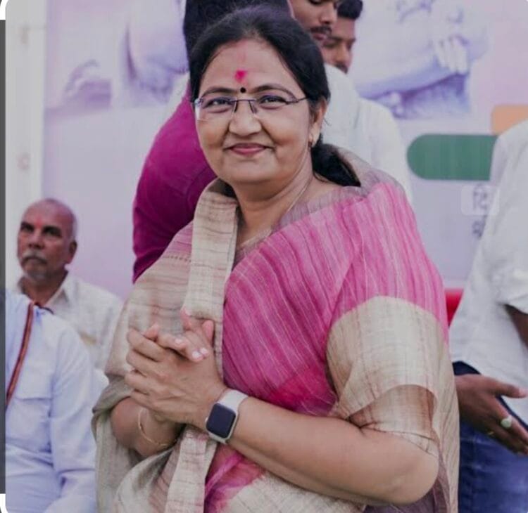 डॉ. रेखाताईंच्या सामाजिक कार्यक्रमाला न जाण्यासाठी चक्क स्थानिक आमदाराचा दबाव : सूत्रांची माहिती. 1 image editor output image 1175720402 1727506178492