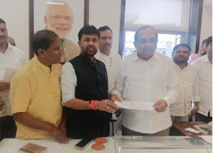 उदगीरच्या दूध डेअरीसंदर्भात लवकरच एन डी डी बी च्या अधिकाऱ्यांसोबत होणार बैठक 1 image editor output image 1379030542 1727113819721