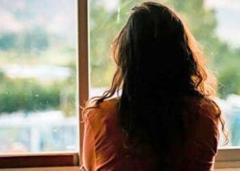 झोपेत पत्नी दचकली अन् पतीला वेगळाच संशय झाला, विवाहितेची पोलिसांत तक्रार 4 image editor output image 1400271525 1727113718774