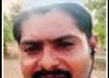 आरक्षण नसल्याने नोकरी नाही, लग्नही होत नाही; मराठा तरुणाची विष पिऊन आत्महत्या, फुलंब्री तालुक्यातील धक्कादायक घटना 2 image editor output image 513205161 1727234007774