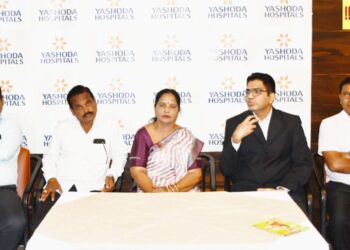 ५४ वर्षीय महीलेच्या अतिलठ्ठपणावर यशस्वी बॅरिएट्रिक शस्त्रक्रिया व उपचार यशोदा हॉस्पिटल सिकंदराबाद येथील तज्ञ डॉक्टरांचे यश. 4 image editor output image 522407309 1726676294525