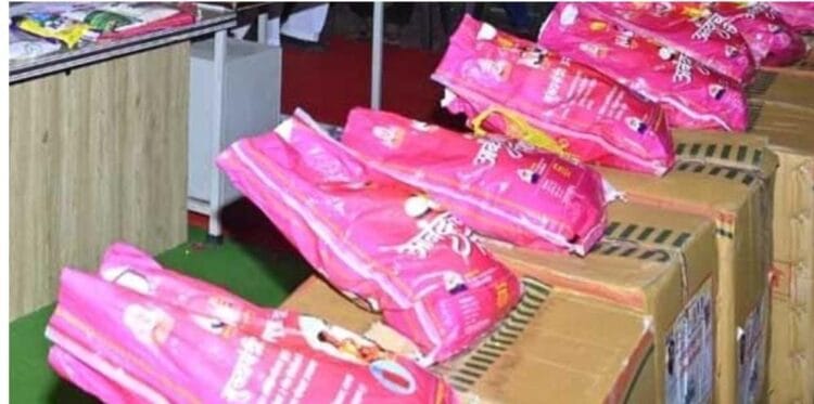 मंत्री सत्तार यांच्या शिधावाटप कार्यक्रमात धोत्रा येथे राडा; नक्की काय घडलं, व्हिडीओ वेगळा, सत्तारपुत्राचा दावा वेगळा 1 image editor output image2037652096 1727672704461