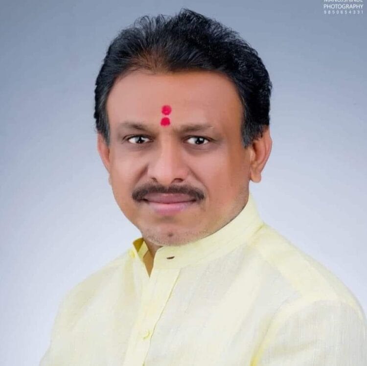 महाराष्ट्र राज्य विद्यापीठ कर्मचारी महासंघाच्या उपाध्यक्षपदी शिवराम लुटे यांची एक मताने निवड 1 image editor output image 171747383 1729416208752