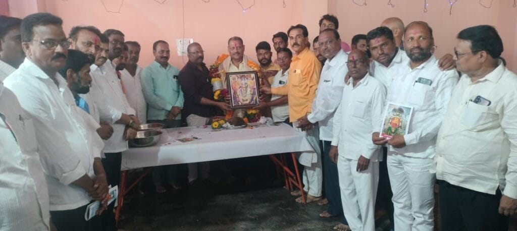 नवसाला पावणाऱ्या श्री कालिंका मंदिरात आमदार जवळगावकर यांच्या उपस्थितीत घटस्थापना व अलंकार सोहळ्याने नवरात्रोत्सव प्रारंभ… 3 img 20241003 wa00743597584549519311993