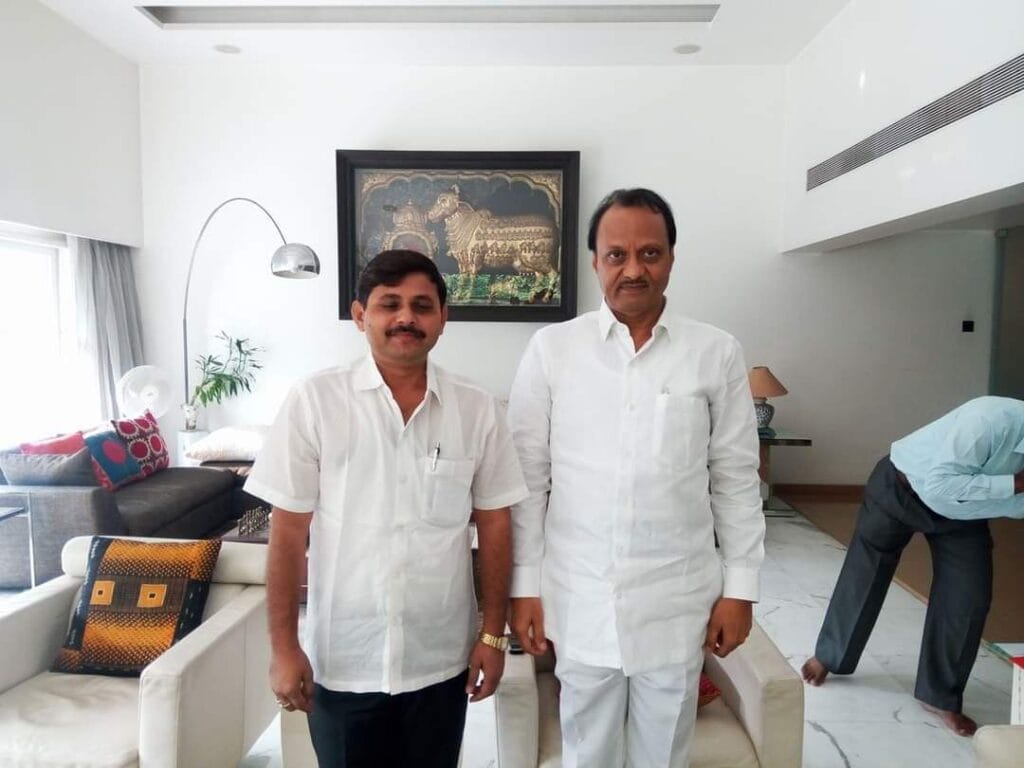 हदगाव विधानसभा राष्ट्रवादीला सोडून घेण्यासाठी व्यंकटेश पाटील यांचे उपमुख्यमंत्री अजित पवार यांच्या कडे जोरदार प्रयत्न सुरू… 👉🏻महायुतीत तिकिटासाठी जोरदार रस्सीखेच सुरू…उमेदवारी कोनाला..? याकडे सर्वांचे लक्ष… 3 img 20241021 wa00378230139157654885786