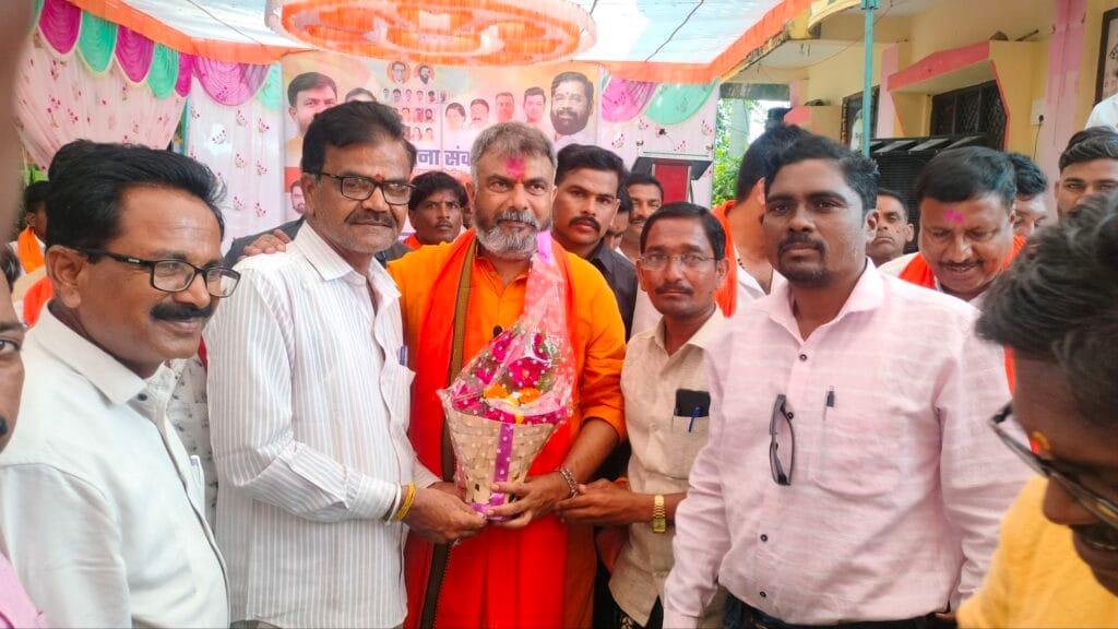 हदगाव हिमायतनगर विधानसभेवर शिवसेनेचाच भगवा फडकणार :- आमदार हेमंत पाटील …;हिमायतनगर शहरात शिवसेनेचा युवा संवाद मेळावा संपन्न… 2 img20241019150011771554839219382701
